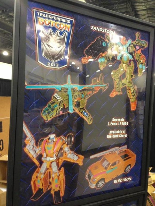 BotCon 2013   First Looks At Convention Exclusives Display Of Temination And Attendee Figures Image  (16 of 16)